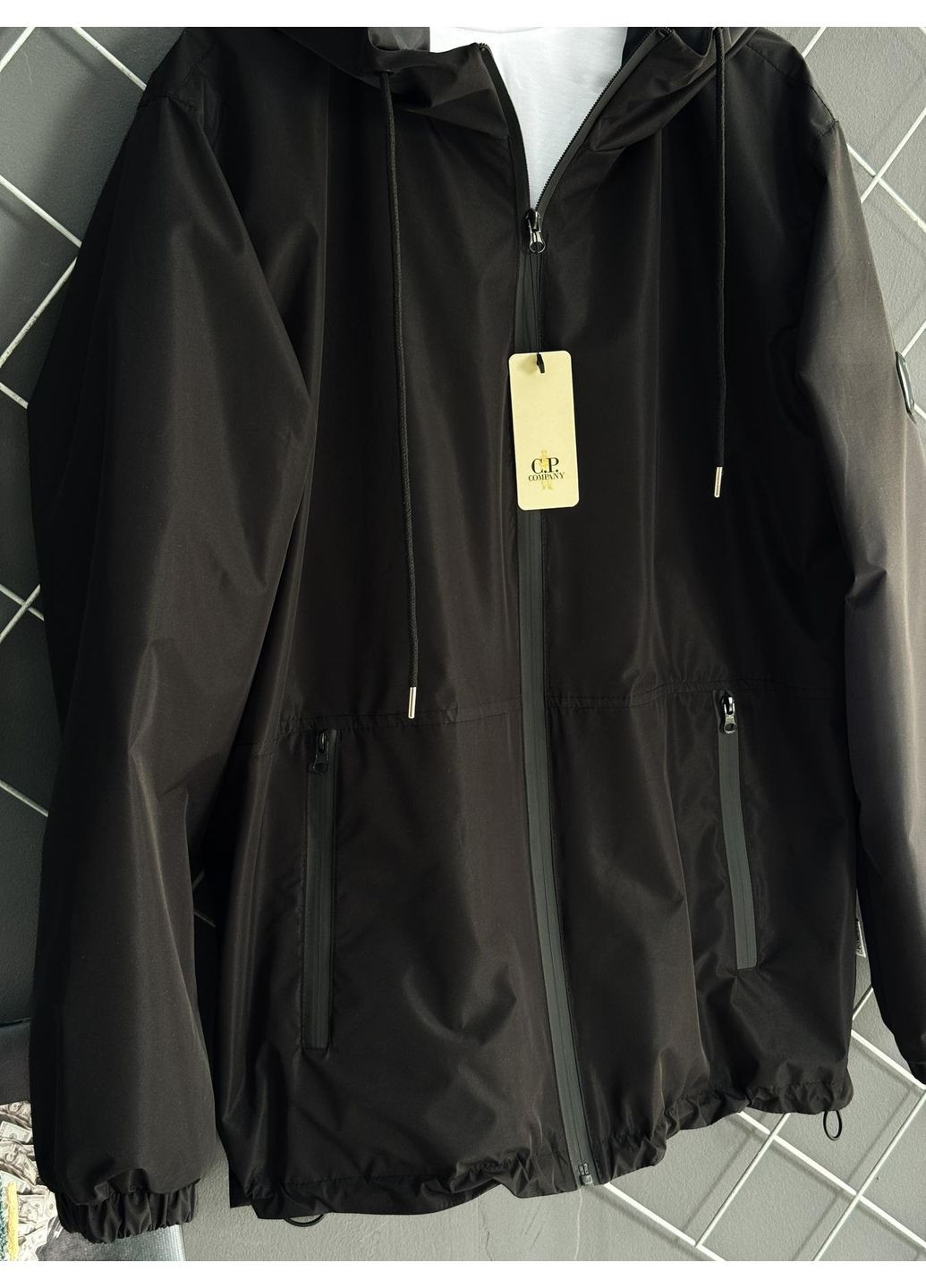 Чорна вітровка Luna