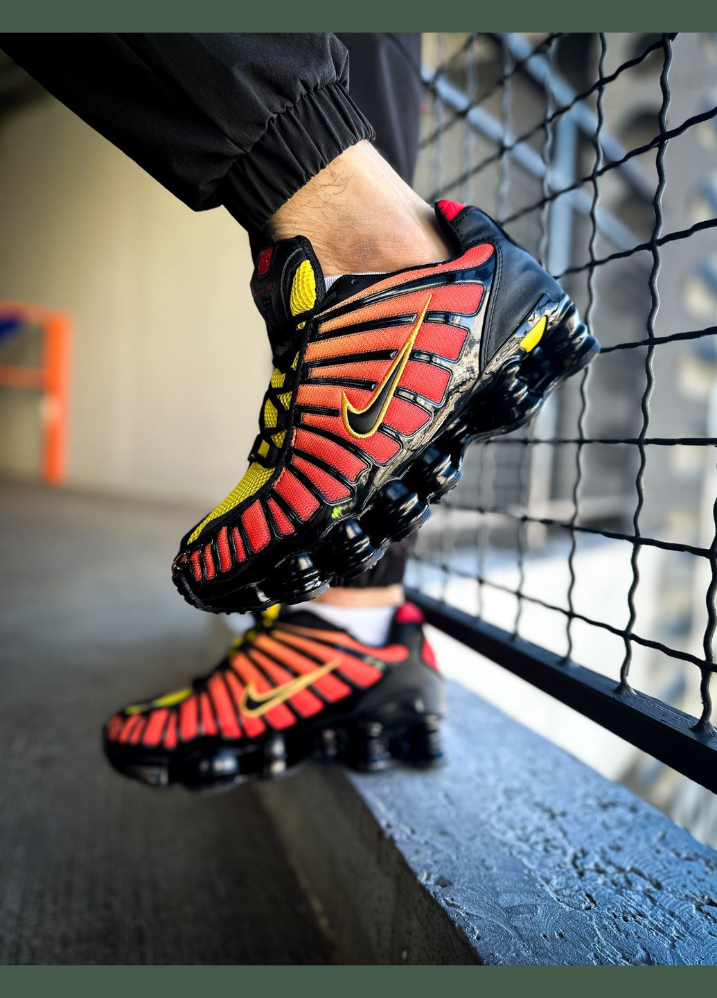 Оранжевые всесезонные кроссовки мужские и женские nike shox tl black orange tiger | найк шокс тл черные оранжевые No Brand