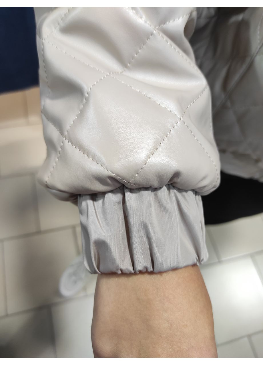 Бежевая куртка женская 2-сторонняя эко-кожа демисезонная 44 бежевая No Brand