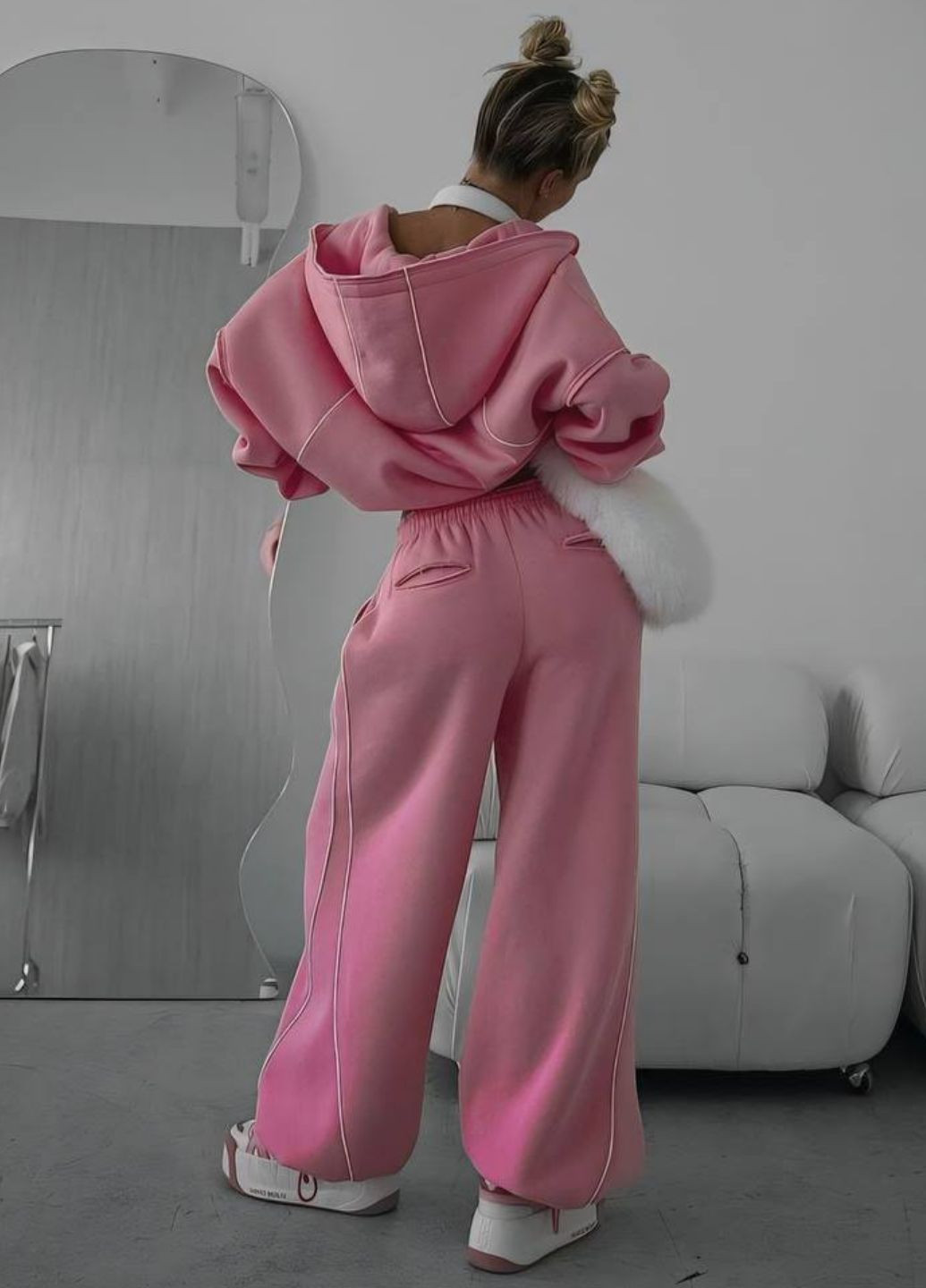 Базовый повседневный демисезонный оверсайз костюм двойка украшен кантом: укороченный худые на молнии + брюки Tik-Tak (363058304)