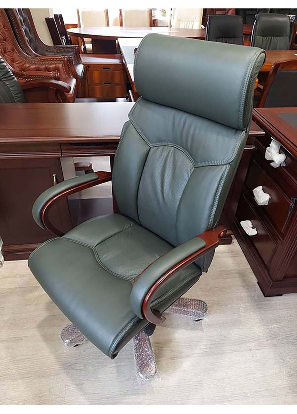 Крісло керівника Емір зелене Діал (364553399)