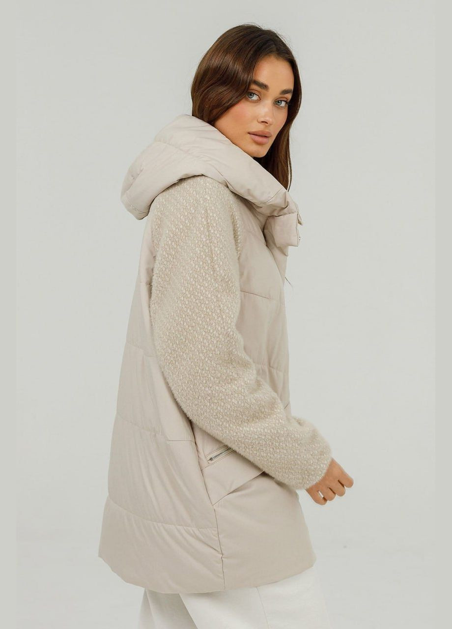 Молочная зимняя куртка с рукавами под ангору Lora