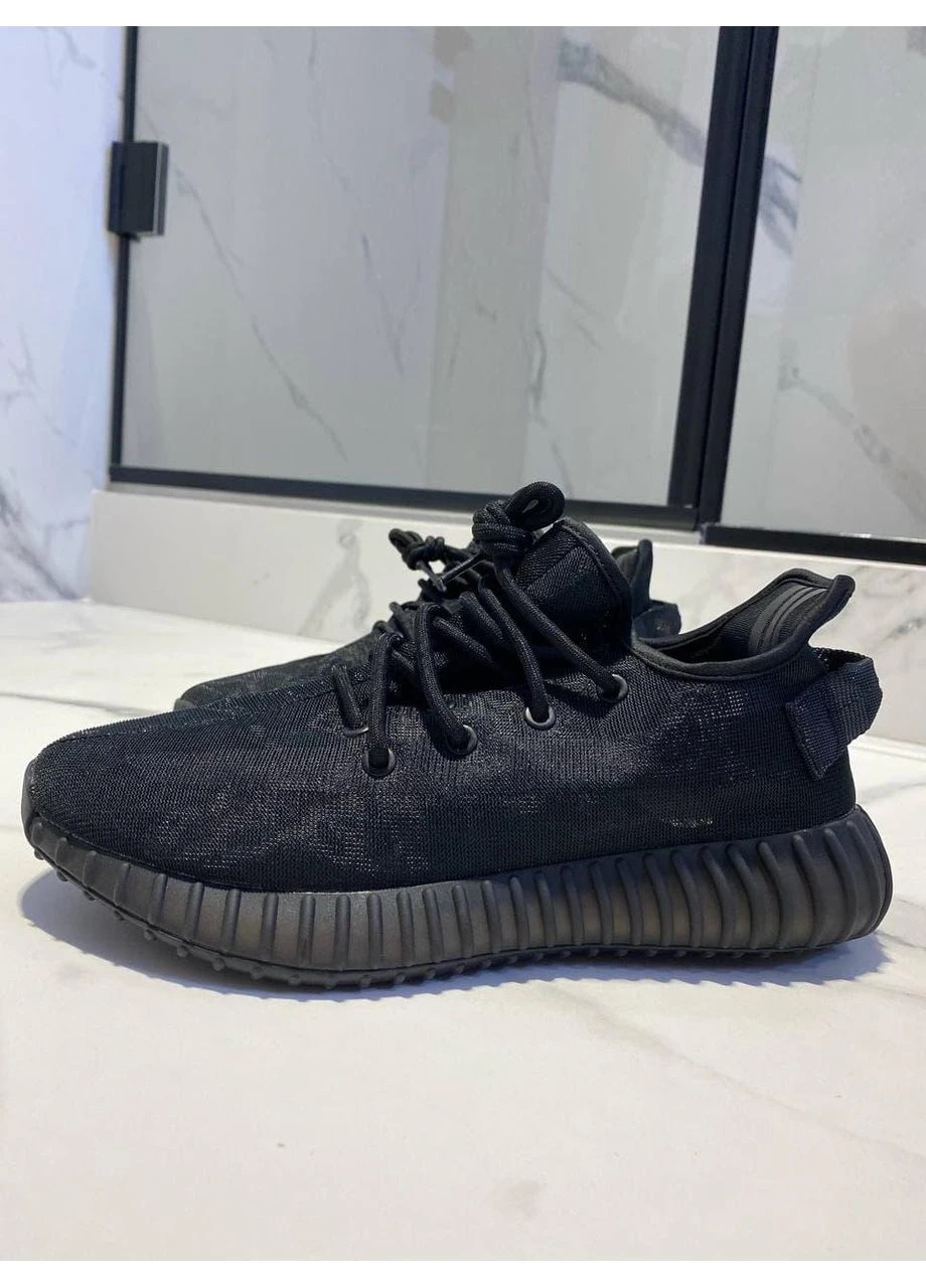 Черные демисезонные кроссовки мужские adidas yeezy boost 350 v2 mono black адидас изи буст черные No Brand