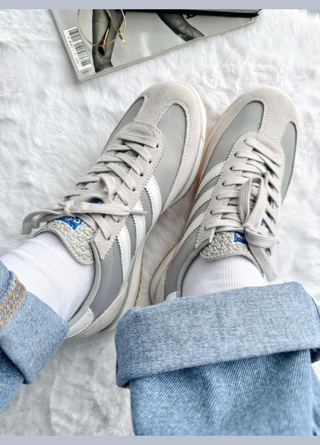 Серые демисезонные кроссовки мужские и женские adidas sl 72 light grey white | адидас сл 72 серые No Brand