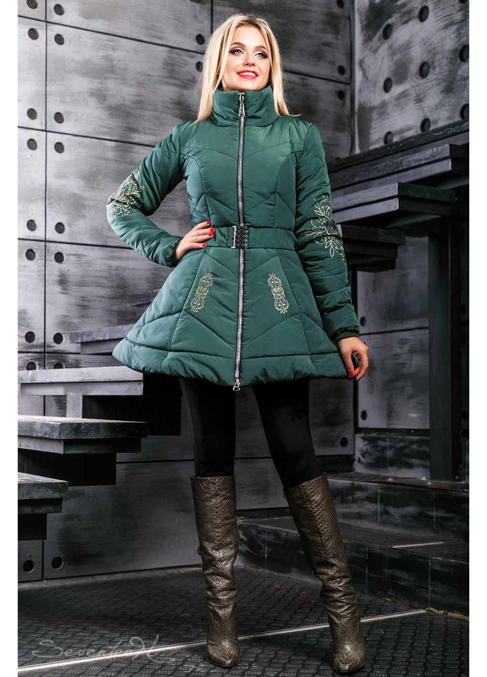 Зелена демісезонна куртка осінь-зима 877.2349 Seventeen