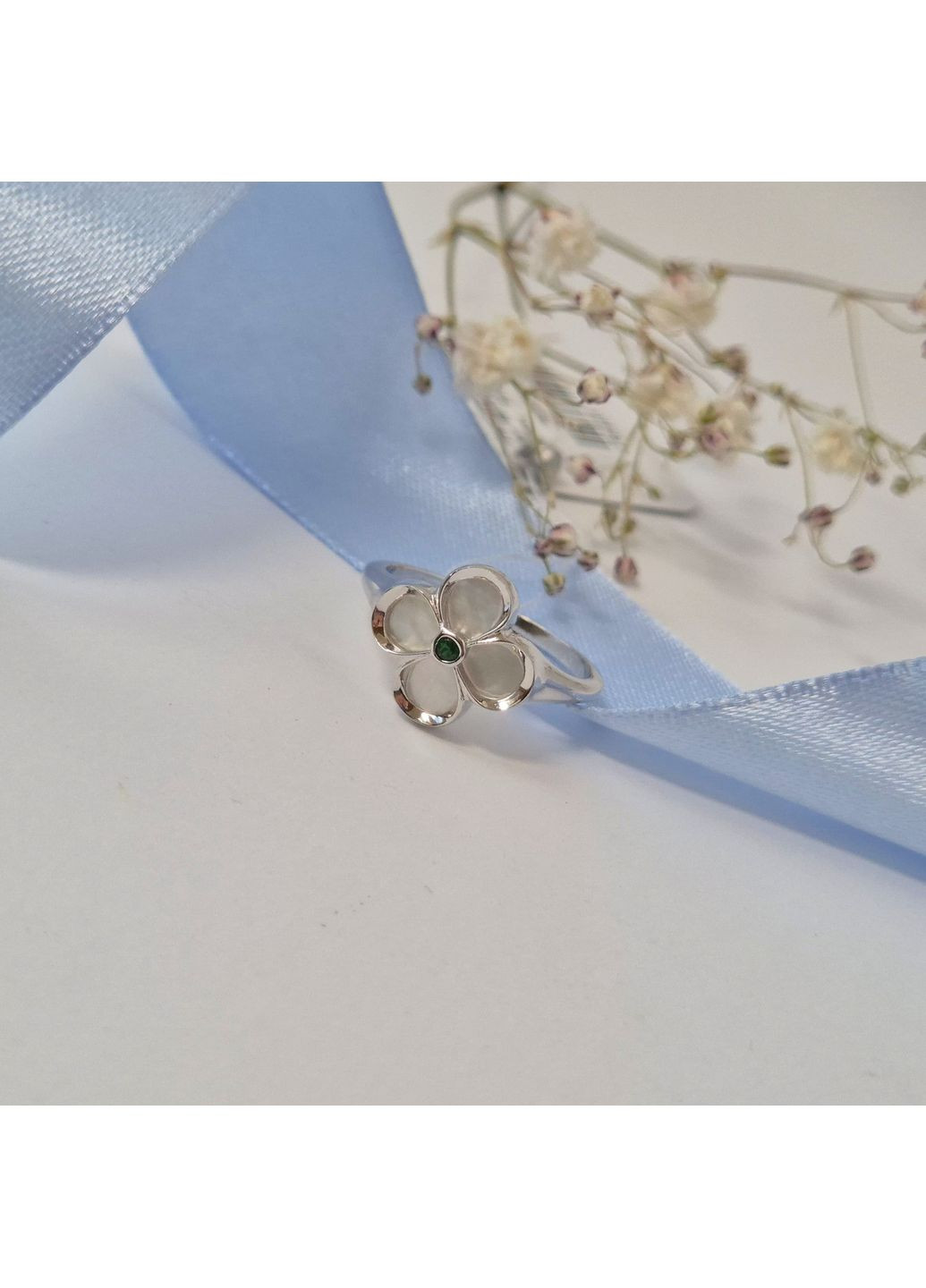 Серебряное кольцо Цветок с Перламутром размер серебро 925 пробы Родированное 6675р 2.57г No Brand (352477386)