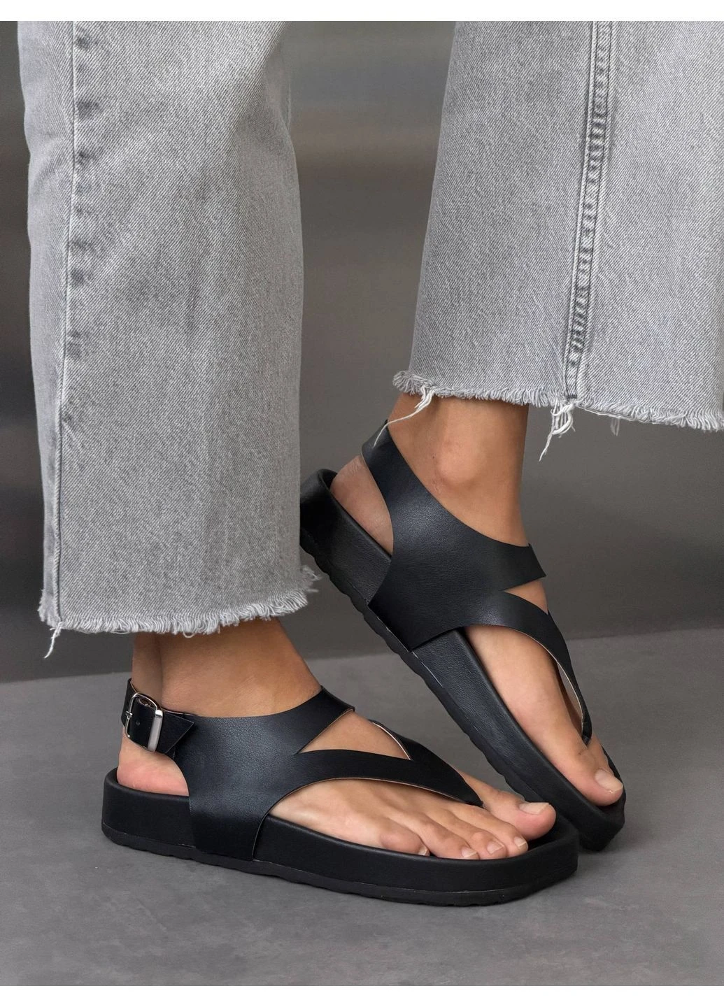 Черные кожаные сандалии No Brand