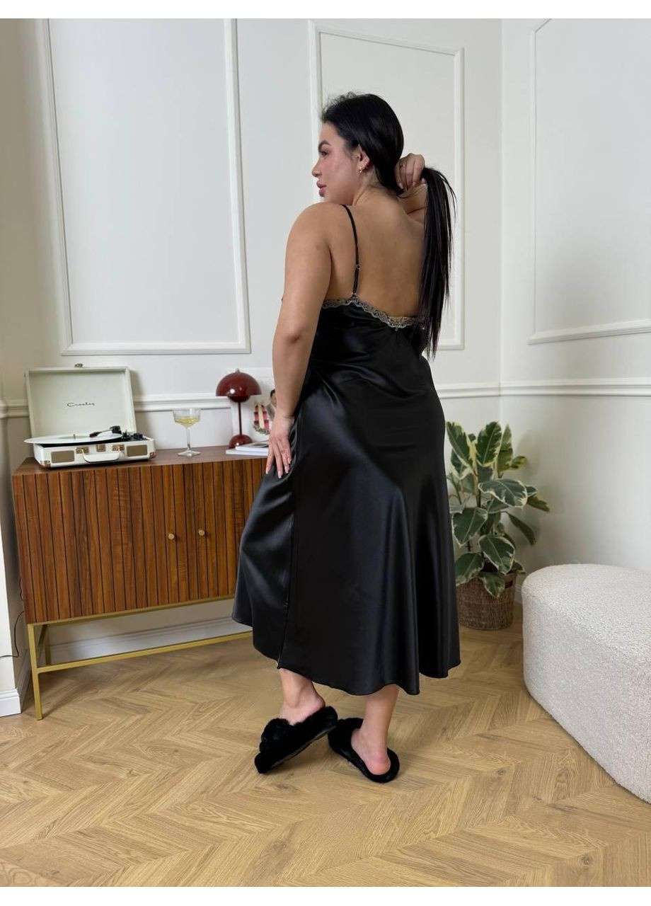 Черная зимняя женская удлиненная рубашка с кружевом plus size / длинная черная шелковая рубашка на тонких бретелях / удлиненная ночная рубашка No Brand