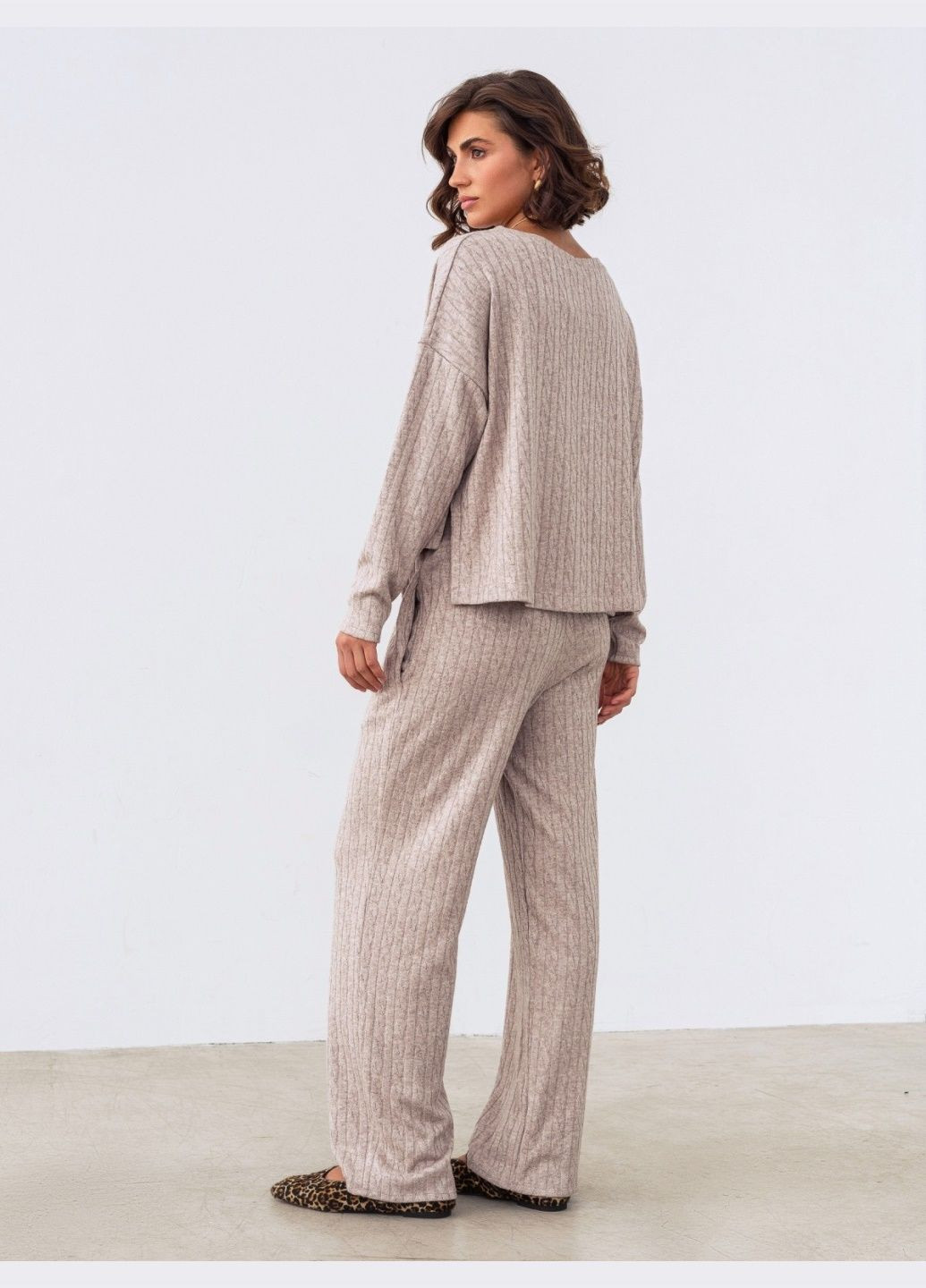 вязаный костюм бежевого цвета с брюками Dressa (304836439)