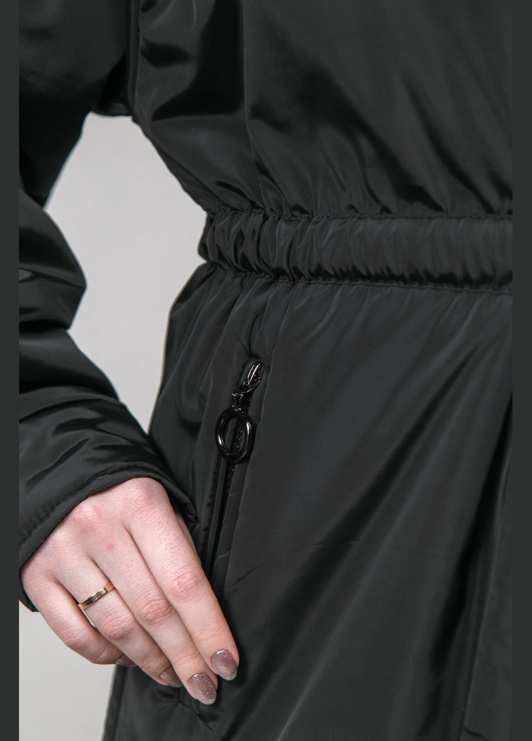 Чорна демісезонна куртка весняна на зав'язках CHICLY