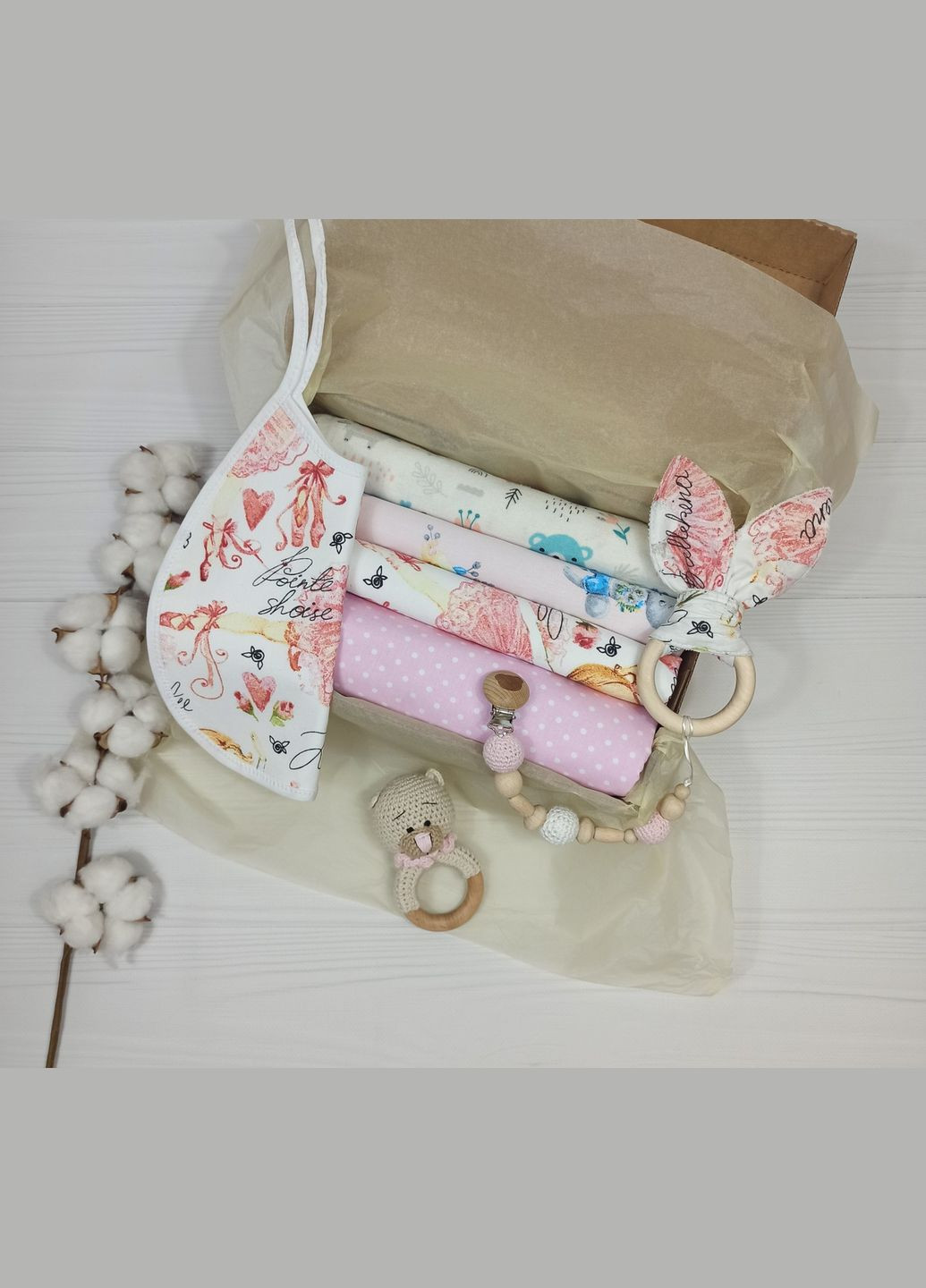 Набор для малышей: пеленки, слюнявчик и игрушки a.l.babybox Балерина No Brand (308379635)