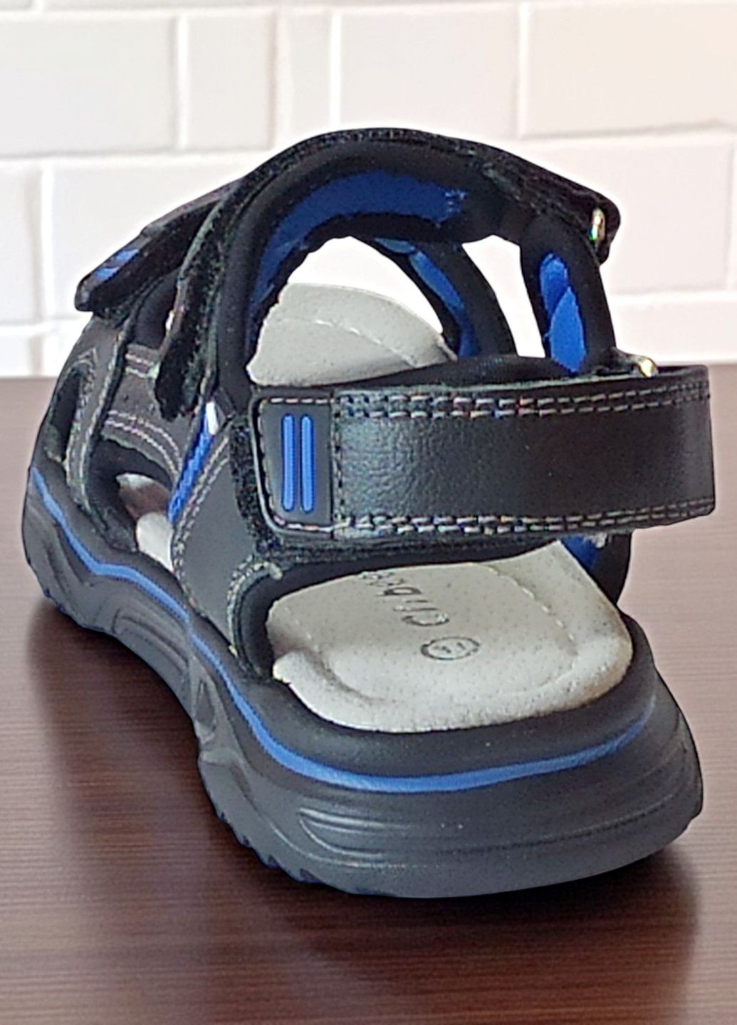 Черные спортивные, повседневные открытыте кожаные босоножки сандалии для мальчика Clibee на липучке