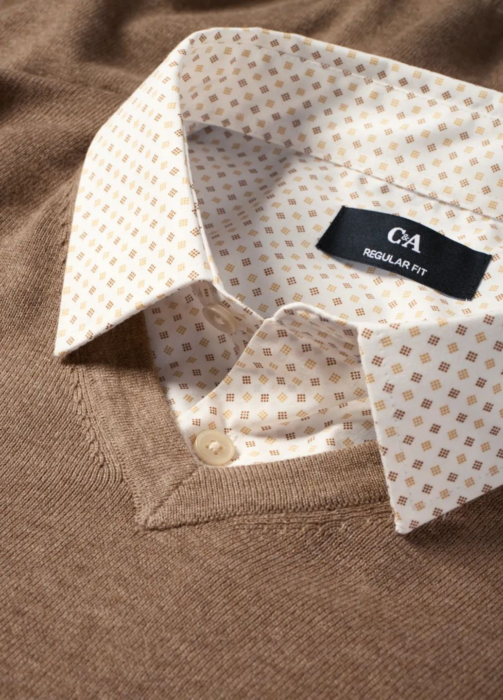 Світло-бежевий демісезонний комплект (сорочка та светр) C&A