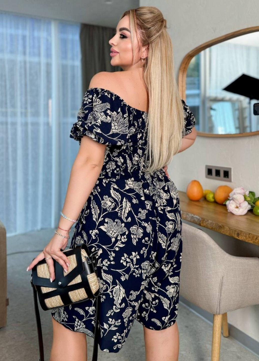 Вишуканий легкий літній комбінезон шорти з квітковим візерунком та короткими рукавами Україна комбінезон-шорти квітковий синій повсякденний штапель