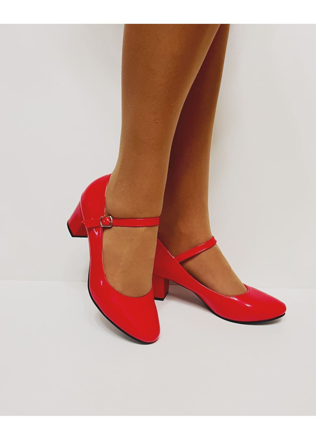 Красные туфли подростковые лаковые на каблуке с ремешком красные на каблуке Seven