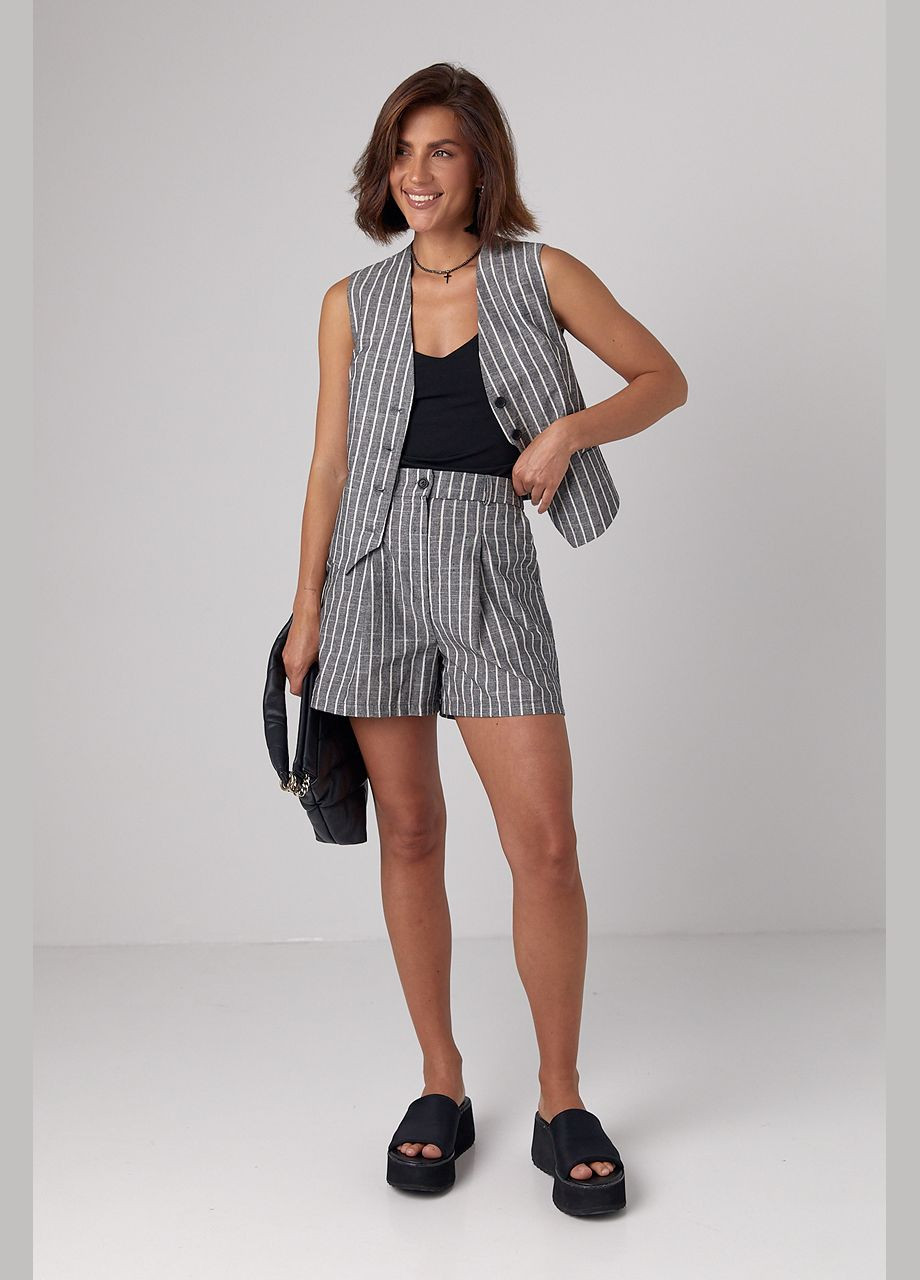 Жіночий літній костюм з шортами та жилетом у смужку Lurex (296889435)