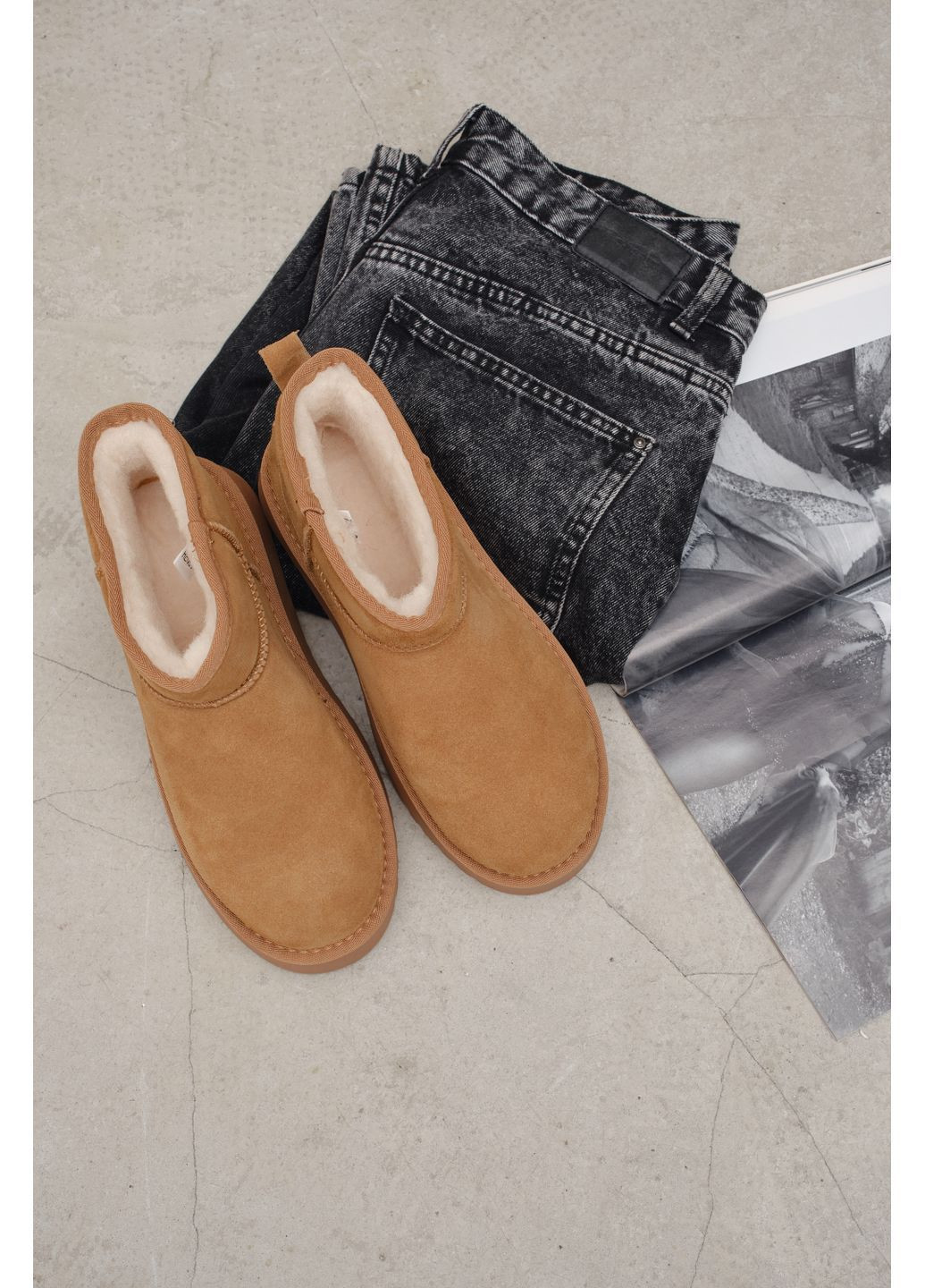 Короткі зимові замшеві уггі рудого кольору на високій підошві, теплі та стильні черевики для щоденного носіння Hengji (363984999)