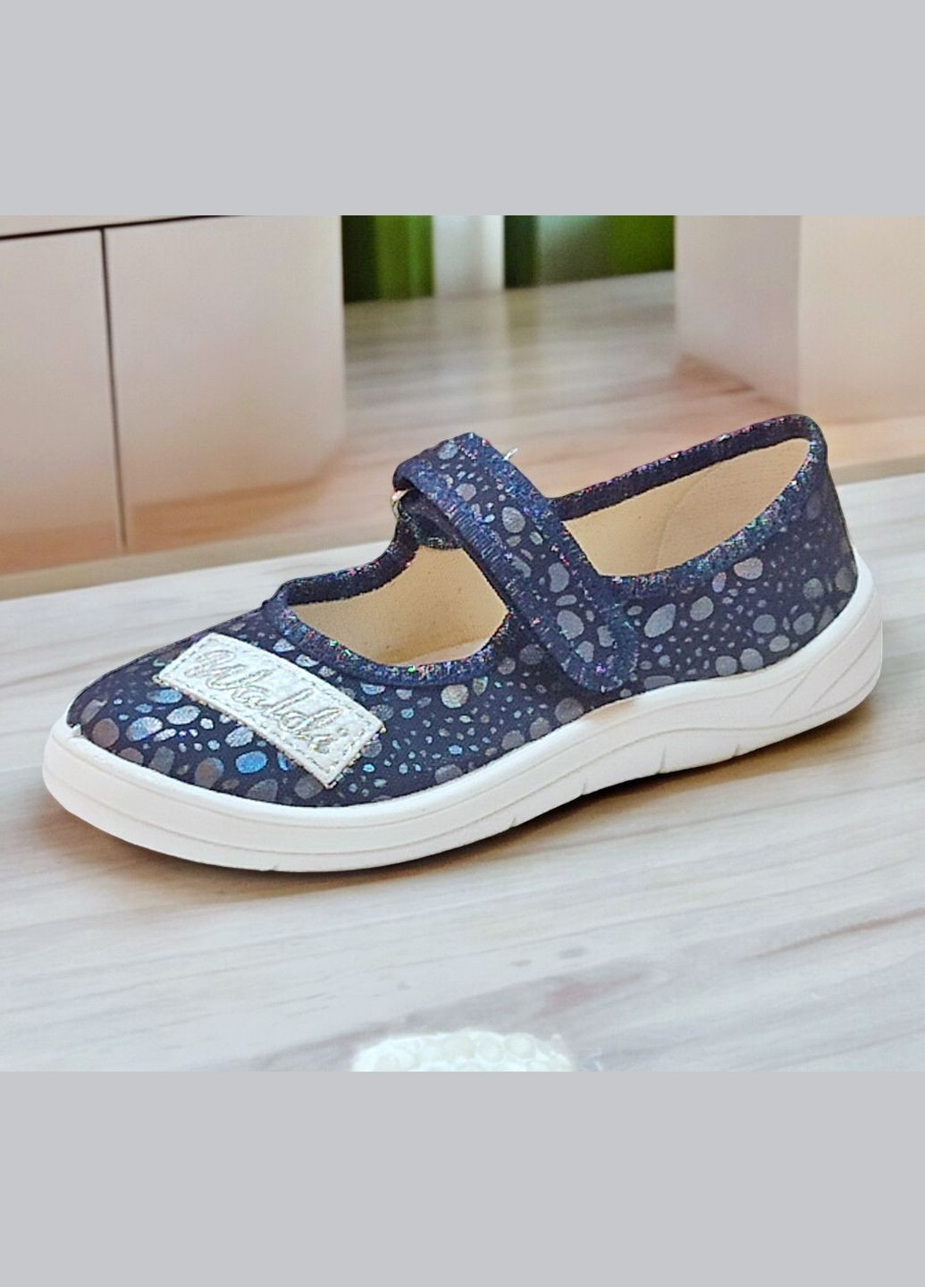 Ортопедичні закриті тапочки капчики на липучці змінка до школи для дівчинки Waldi (338372473)