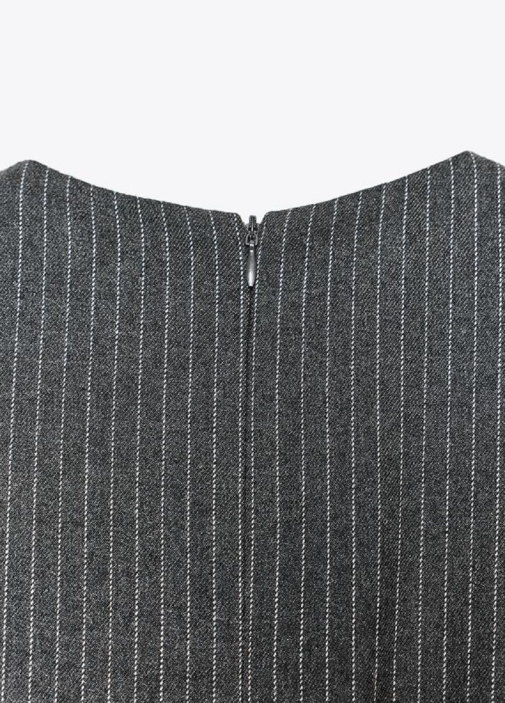 Сіра сукня Zara в смужку