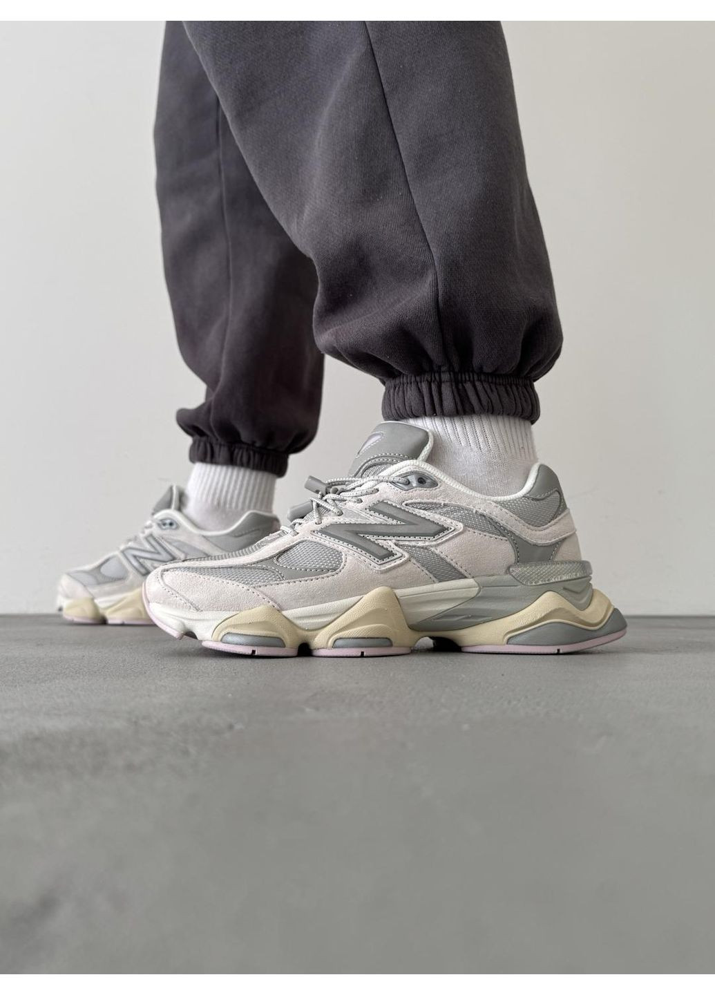 Розовые демисезонные кроссовки мужские new balance 9060 grey beige pink нью беланс 9060 No Brand