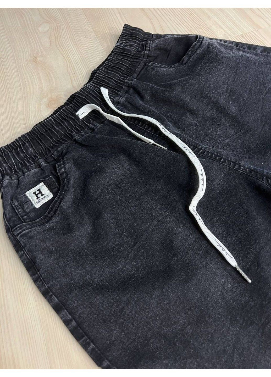 Шорты женские джинсовые Yingguoxiang 9062-1 мом с резинкой на талии и подворотом черные No Brand (332564932)