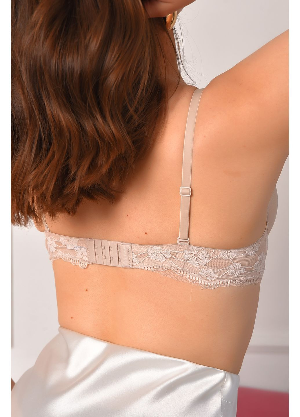 Бежевий бюстгальтер жіночий світло-бежевого кольору чашка в Let's Shop поліамід