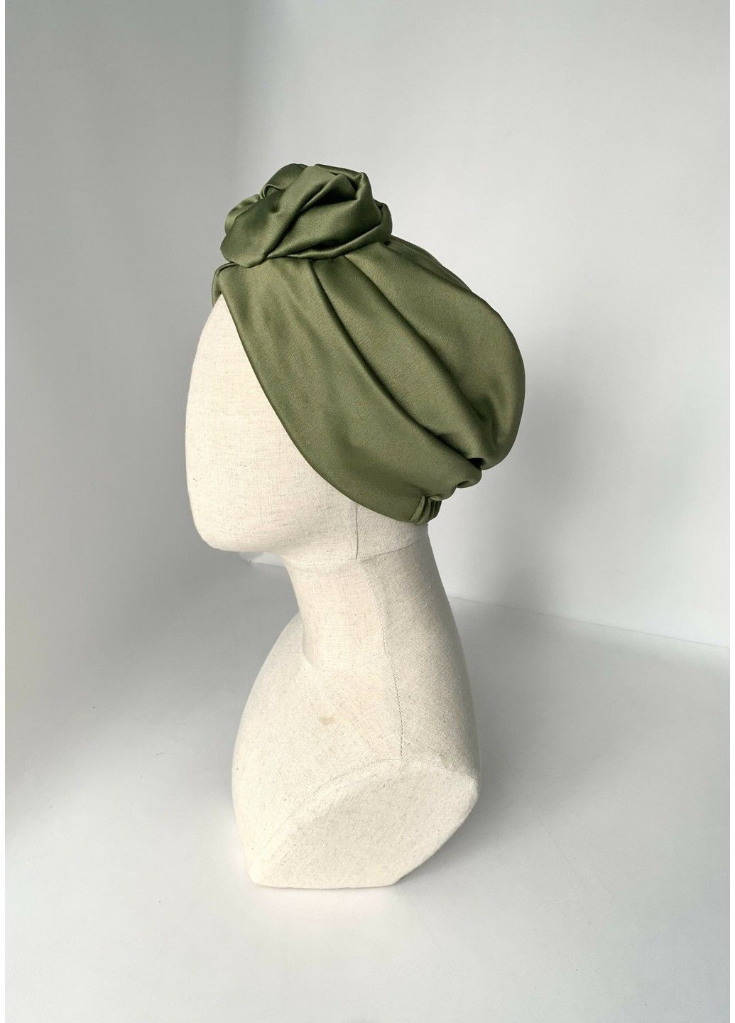 Атласный тюрбан с цветочком BANDANA QUEEN (366239299)