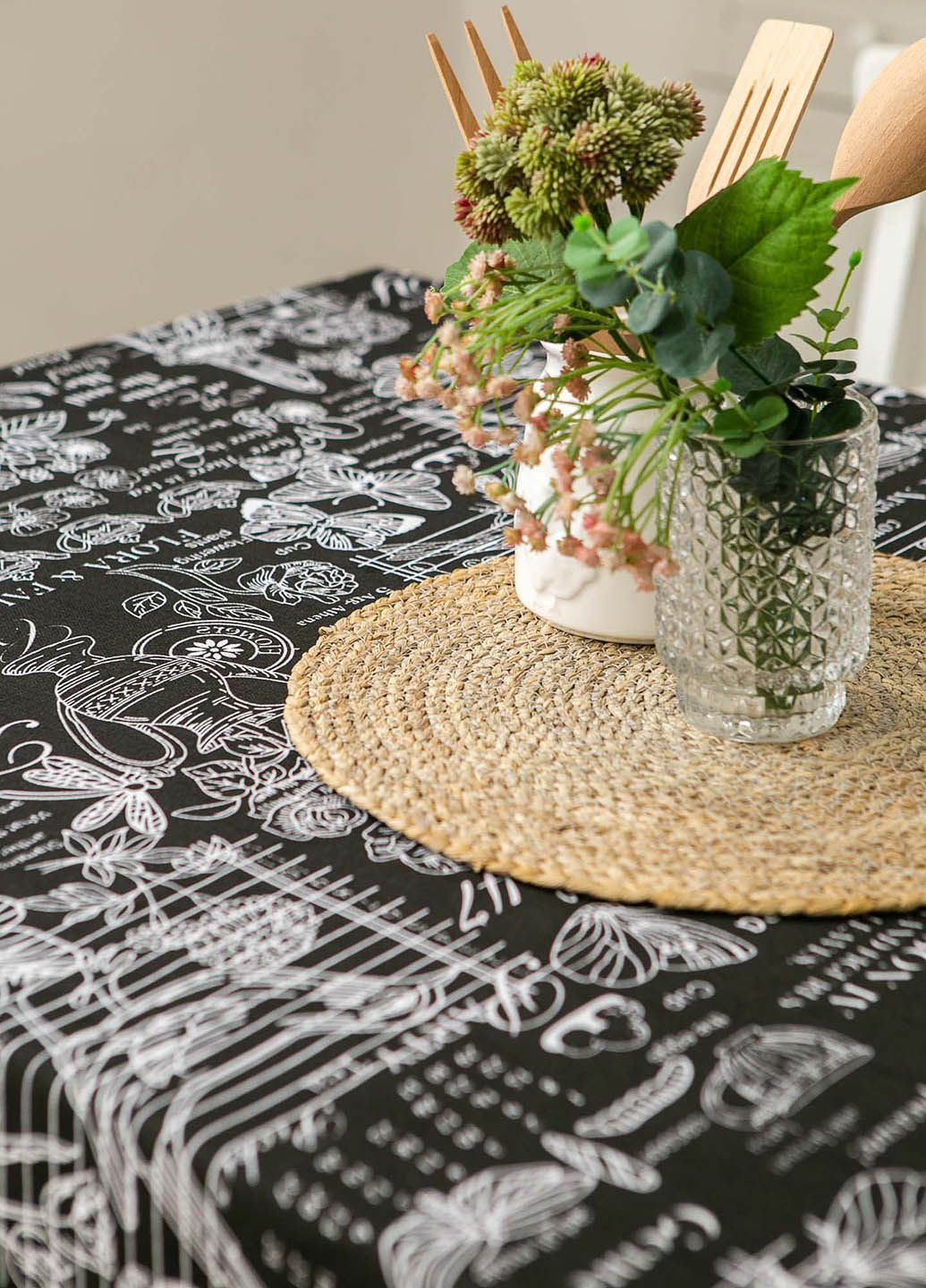 Скатерть "Версаль черный" 1.5м х 1.5м (квадратная на круглый стол) Homedec - (331117161)