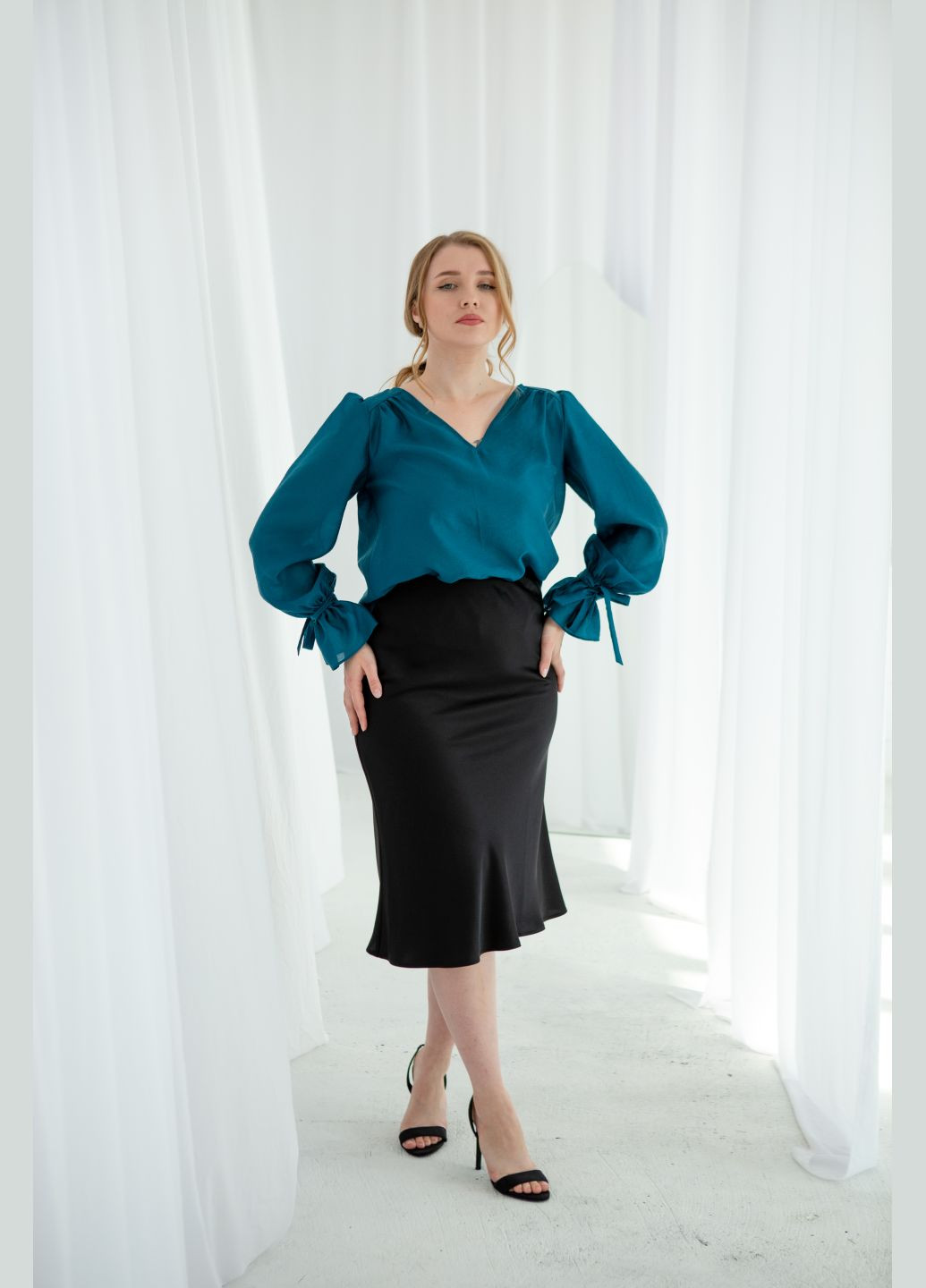 Шовкова чорна спідниця міді Fayna Спідниця міді (294335744)