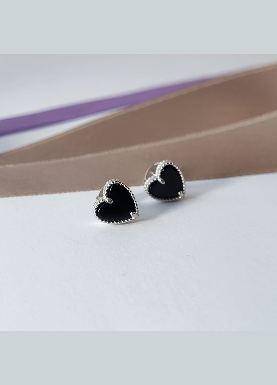 Срібні сережки гвоздики на фіксаторах Серце з Оніксом срібло 925 проби Родоване с2о/1468 1.60г No Brand (306743189)