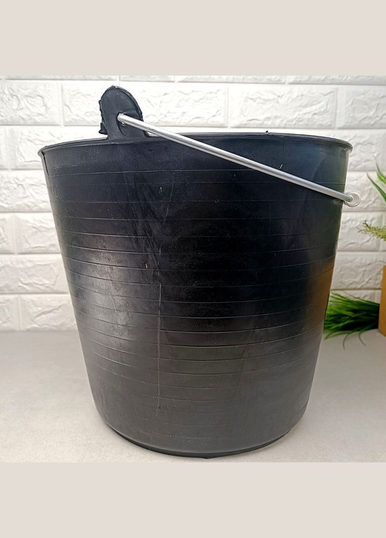 Большое эластичное резиновое цилиндрическое хозяйственное ведро 26 л Полімербит 17 ЛТД (303834641)