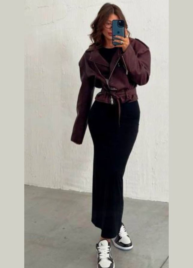 Черное элегантное платье с разрезом сзади Avanti