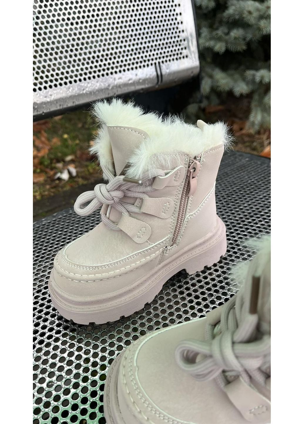 Бледно-розовые ботинки Clibee