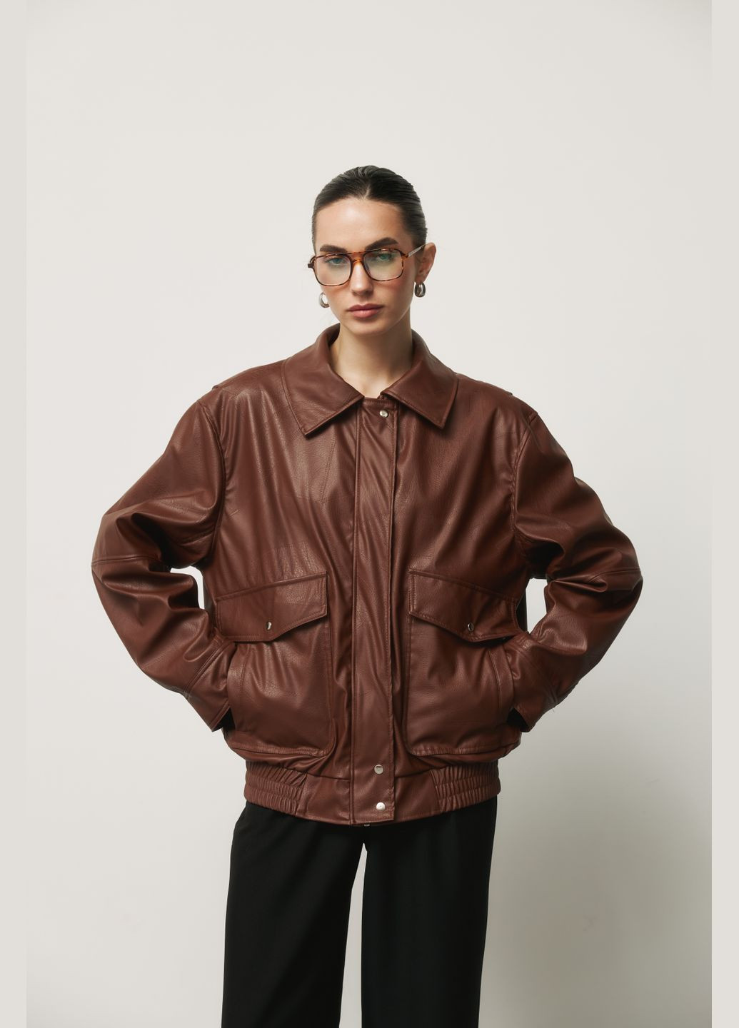 Коричневая демисезонная женская куртка короткая кожзам коричневая ZF inspire