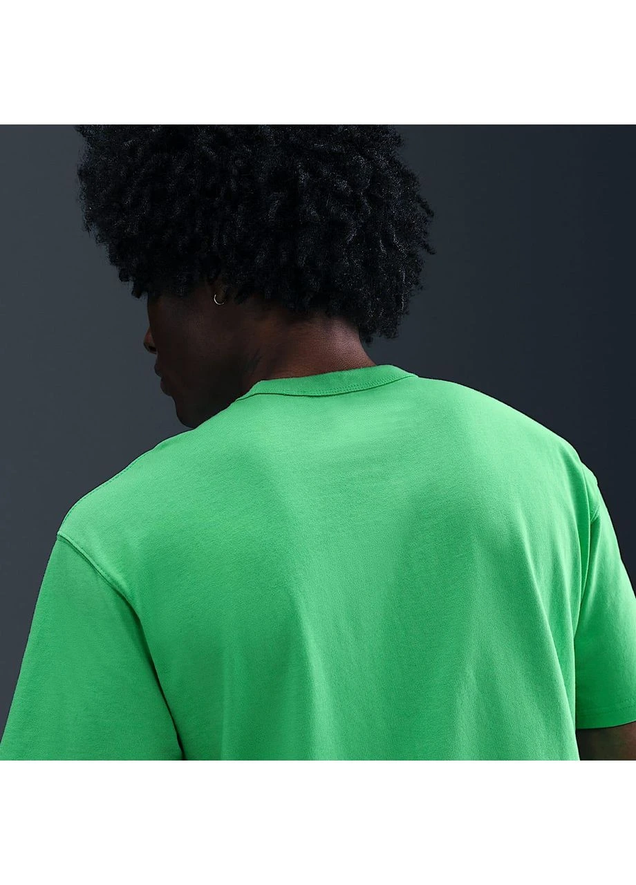 Зелена футболка sportswear premium essential tee green do7392-388 Nike