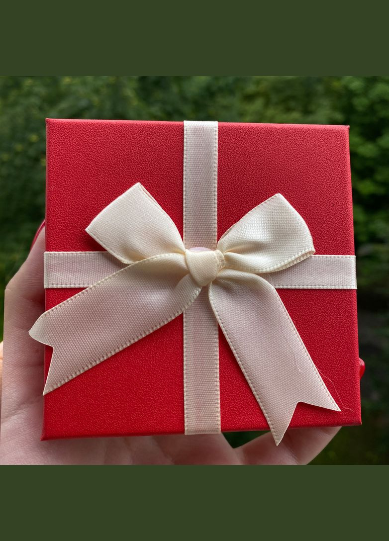 Червона подарункова коробка Royal (288138934)