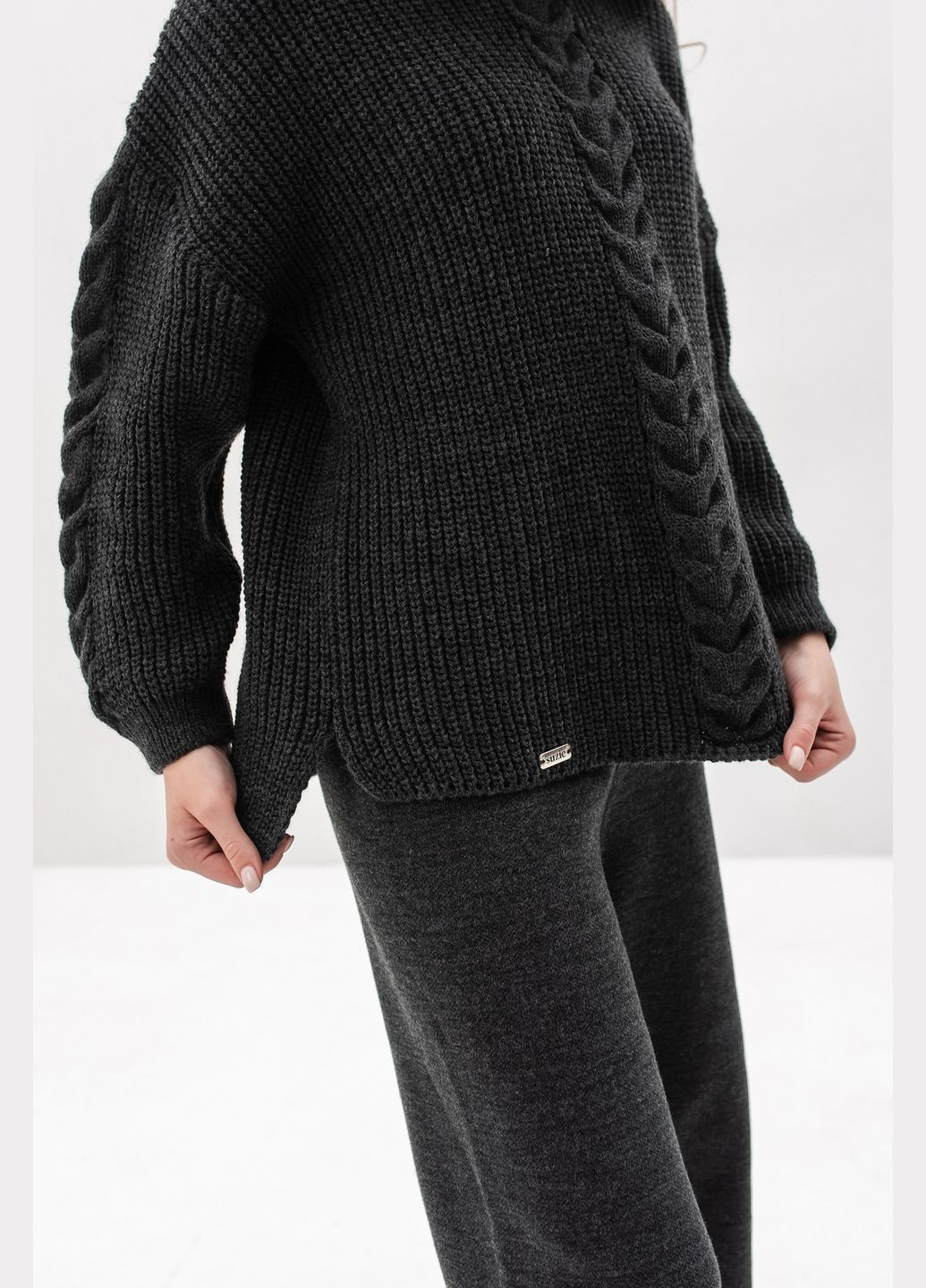 Костюм вязка Джилл Джасинда девственниц. ГРАФИТ 106-3 Suzie (303899618)