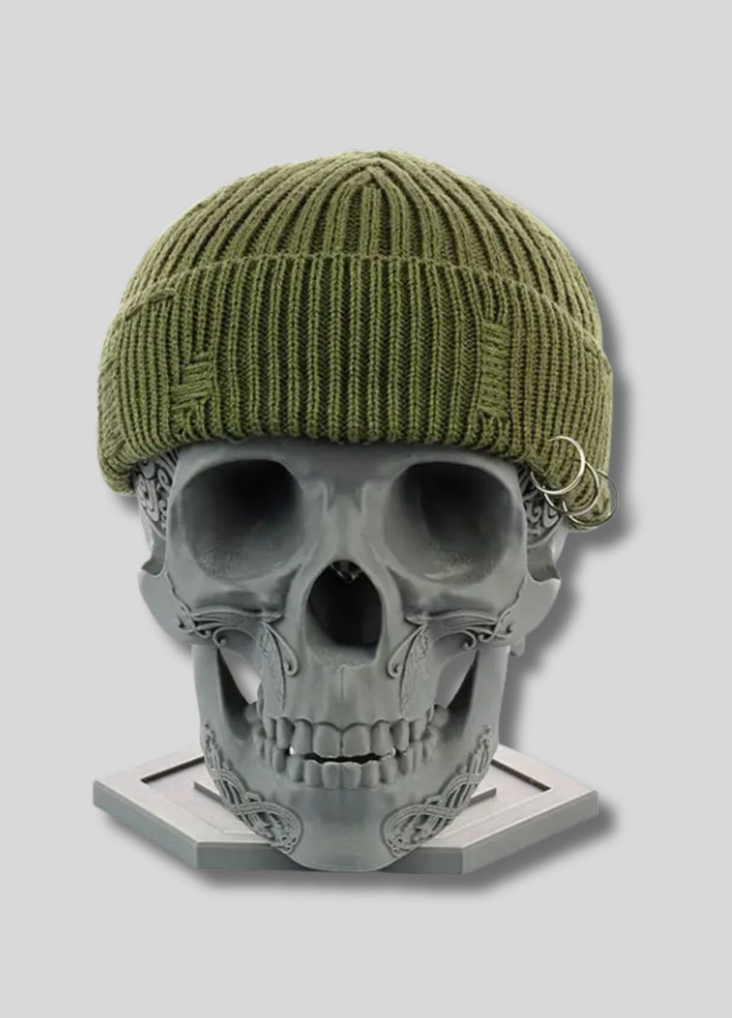 Шапка мини-бини на флисе Докер - С кольцами и рваным декором No Brand Шапка докер на флісі (364846028)