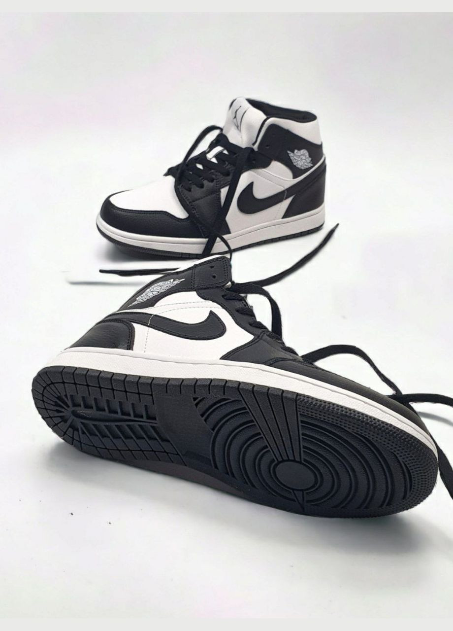 Кроссовки зимние женские и мужские Nike Air Jordan 1 winter black white fur | Найк Аир Джордан 1 высокие черно-белые с мехом No Brand чёрно-белые зима (308072624)