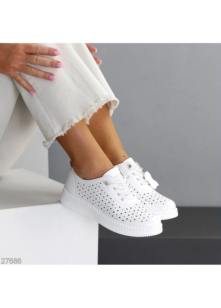 Белые белые кожаные кеды с перфорацией No Brand