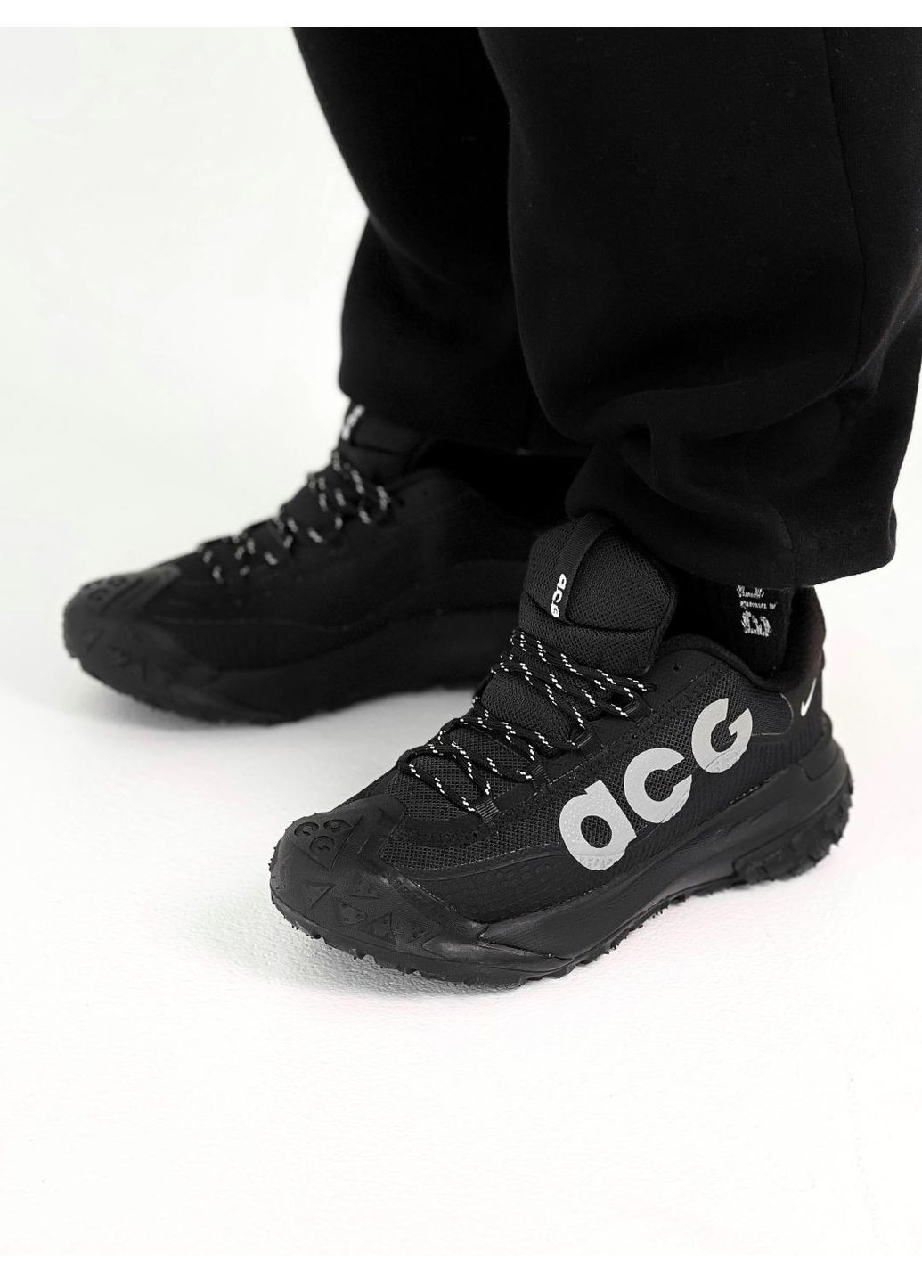 Чорні Осінні кросівки чоловічі nike acg mountain fly 2 gore-tex black white найк асж маунс флай No Brand