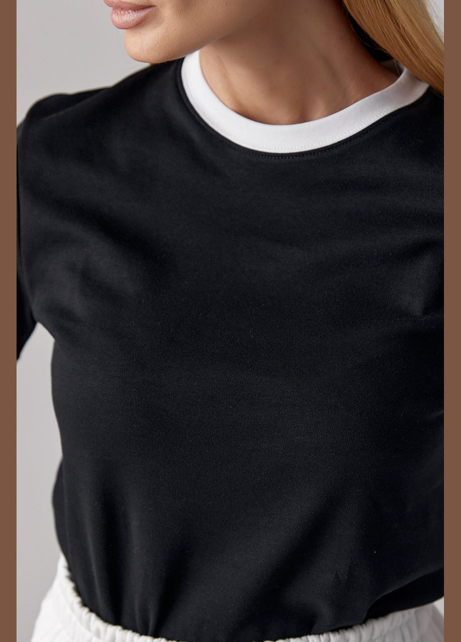 Черная летняя трикотажная женская футболка с контрастной окантовкой Lurex