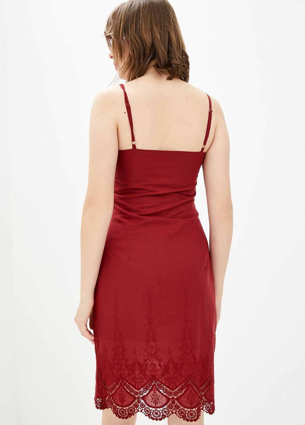 Бордовое кэжуал сарафан с вышивкой по низу ORA однотонное