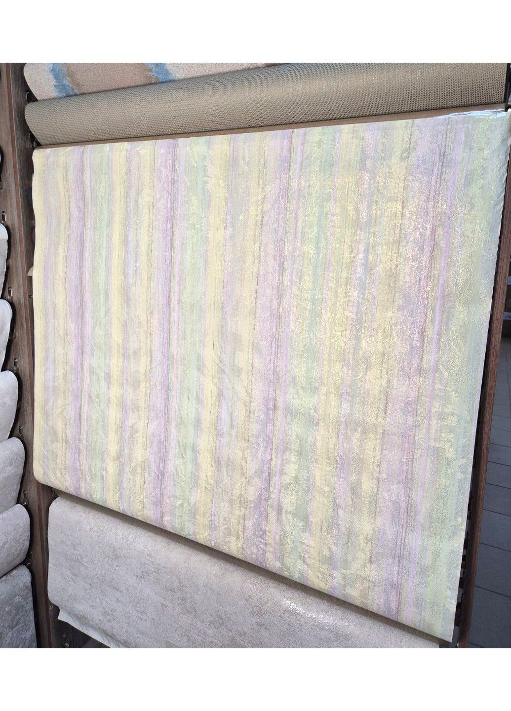 Шпалери вінілові на флізеліновій основі 10.05 × 1.06 м 306-04,багатоколірні для вітальні, спальні, коридору, кухні Слов'янські шпалери (340275425)