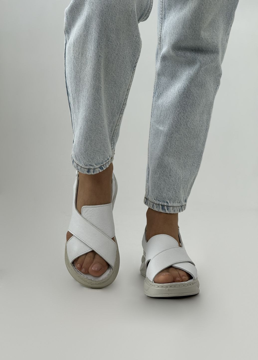 Белые босоножки женские кожаные на полную ногу и высокий подъём Lonza