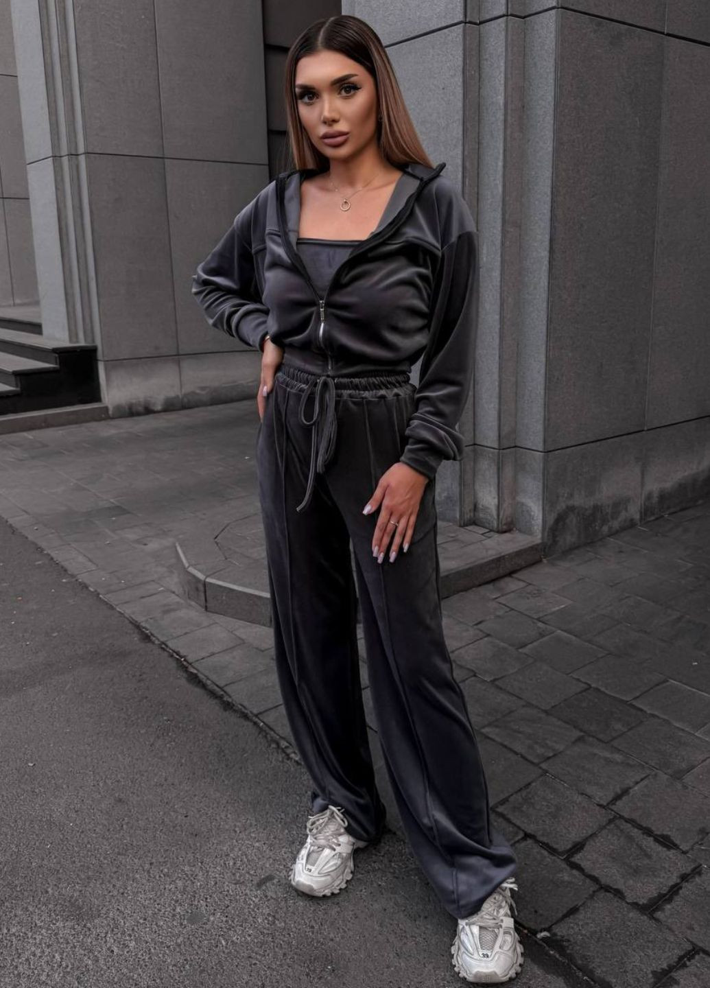 Базовий повсякденний демісезонний велюровий костюм двійка: кофта на блискавці + штани Tik-Tak (358058649)