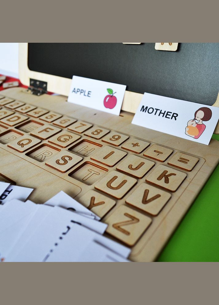 Дерев'яний ноутбук (АНГЛІЙСЬКИЙ), алфавіт, магнітна азбука (абетка) із дерева. Подарунок хлопчику чи дівчині на 3,4,5,6 років No Brand (301482838)