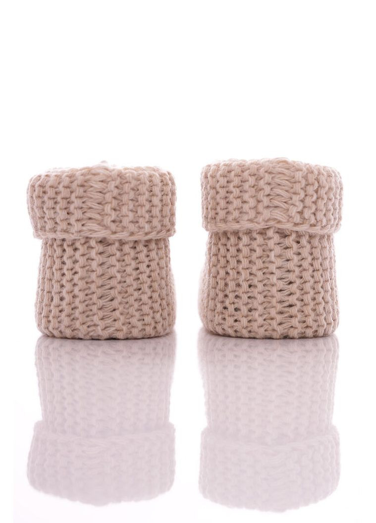 Бежевые пинетки вязаные с бубоном 9,5*6,5см бежевые 16 (52098) BABYKROHA