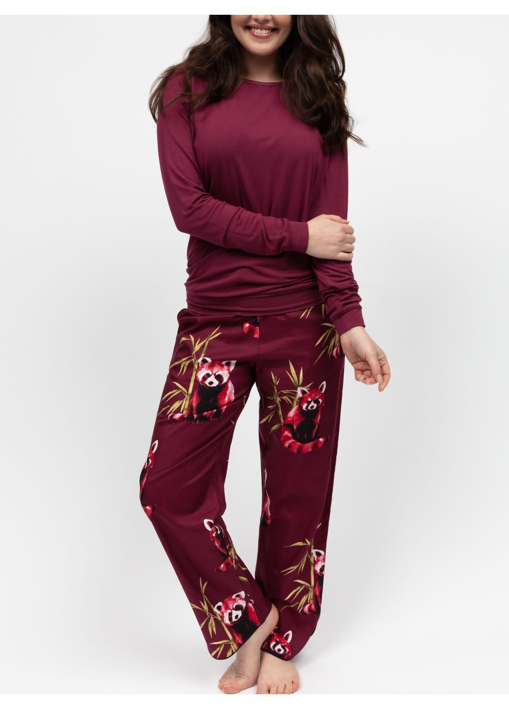Темно-бордова всесезон піжама жіноча 5087-5082 бордовий з принтом панди футболка + штани Cyberjammies Yasmin