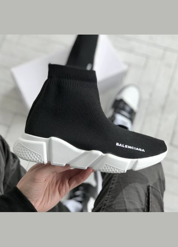 Кроссовки женские и мужские Balenciaga Speed Trainer black white | Баленсиага Спид Трейнер черно-белые No Brand чёрно-белые лето (307397784)
